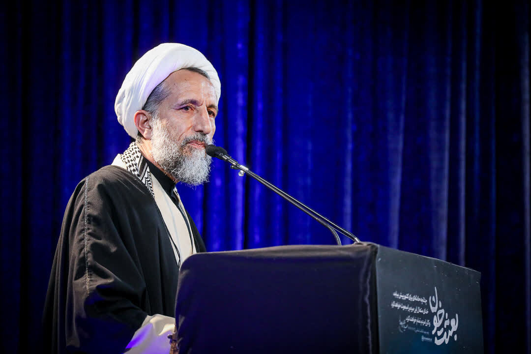امام جمعه قزوین: مسئولان تفاهم‌نامه با آمریکا را آتش بزنند